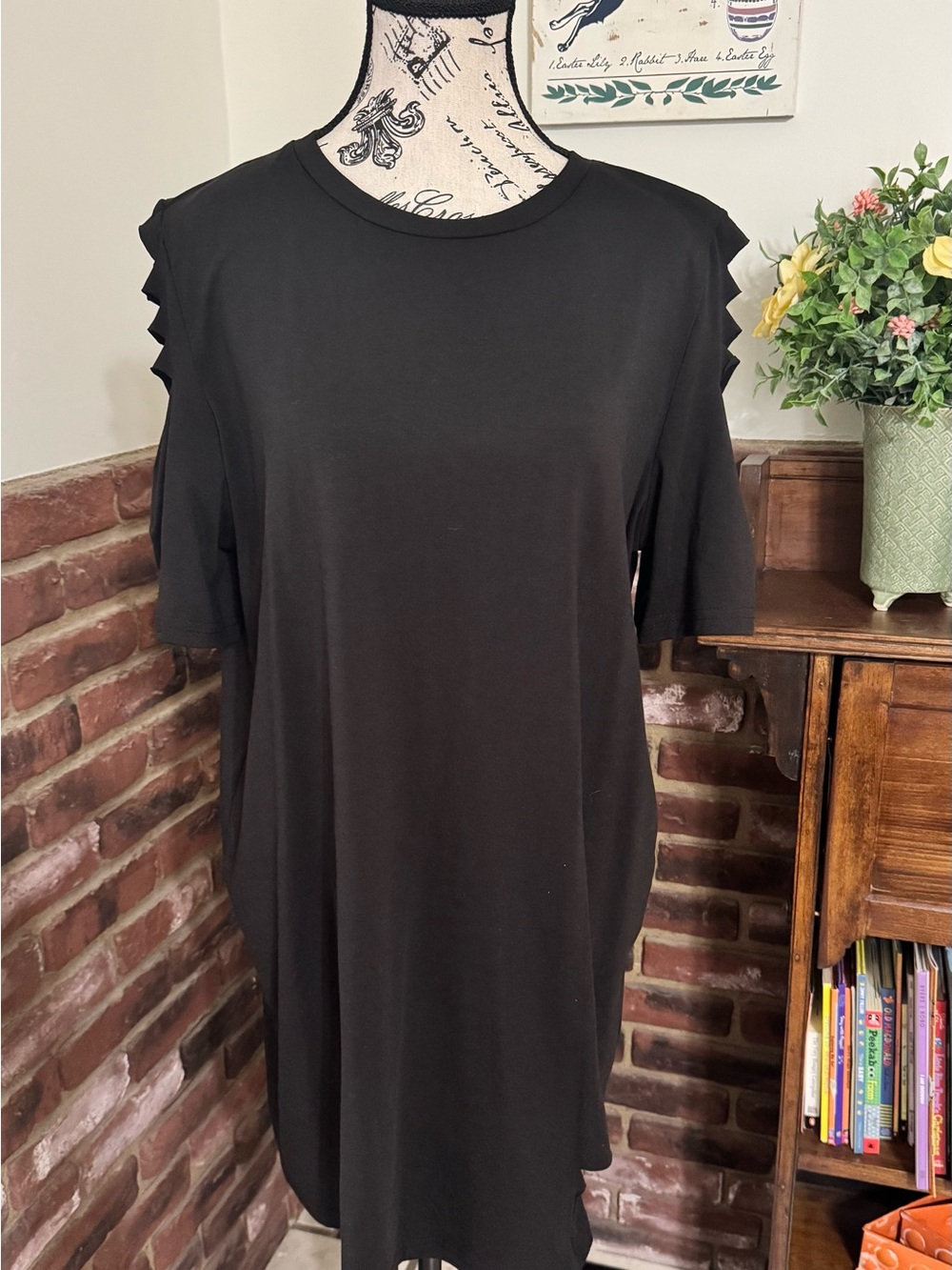 🖤 Black Distressed Cutout T-Shirt Dress – Size XL 🖤